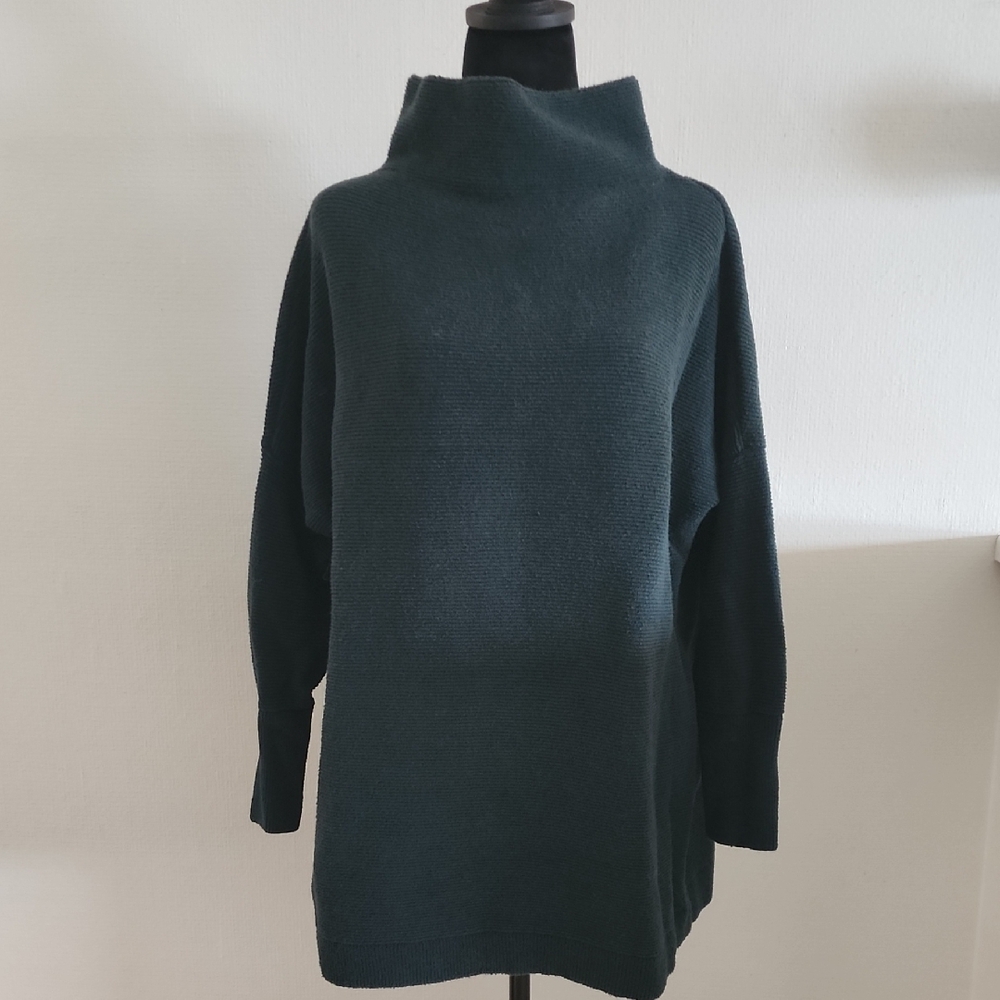Women's Dark Green Sweater
